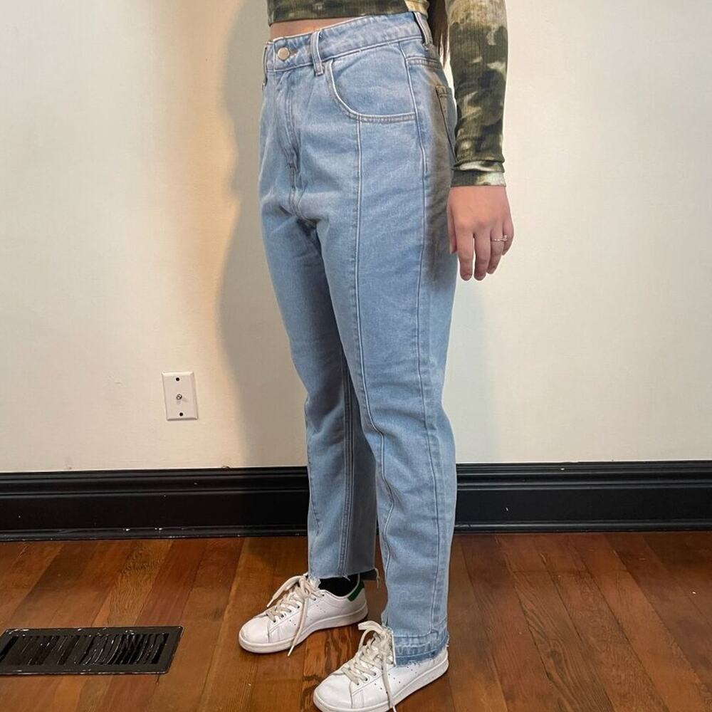 Light Wash High Rise Denim Jeans - Picture 4 of 6